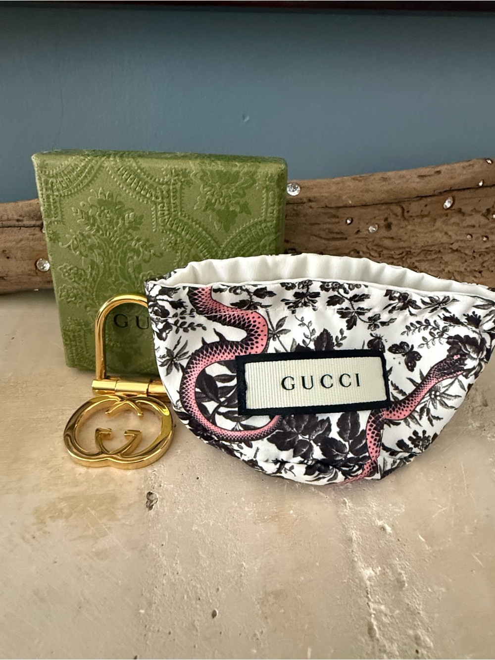 Gucci Gold Interlocking GG Key Ring - Picture 4 of 4